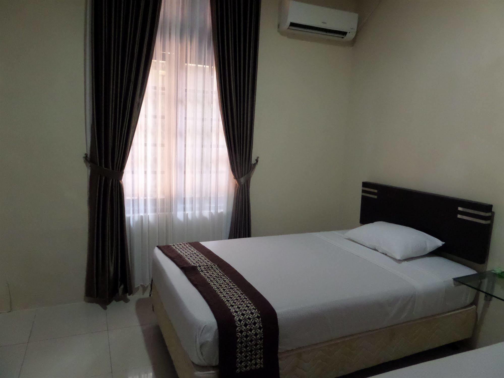Hotel Oyo 201 Emdi House Timoho à Yogyakarta Extérieur photo