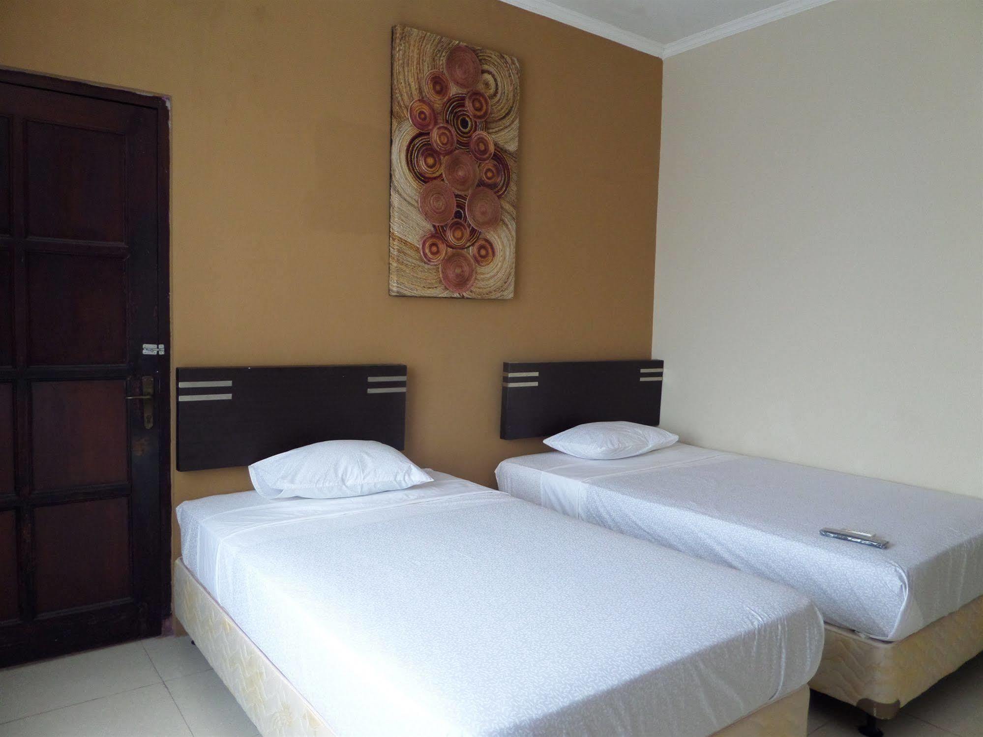 Hotel Oyo 201 Emdi House Timoho à Yogyakarta Extérieur photo