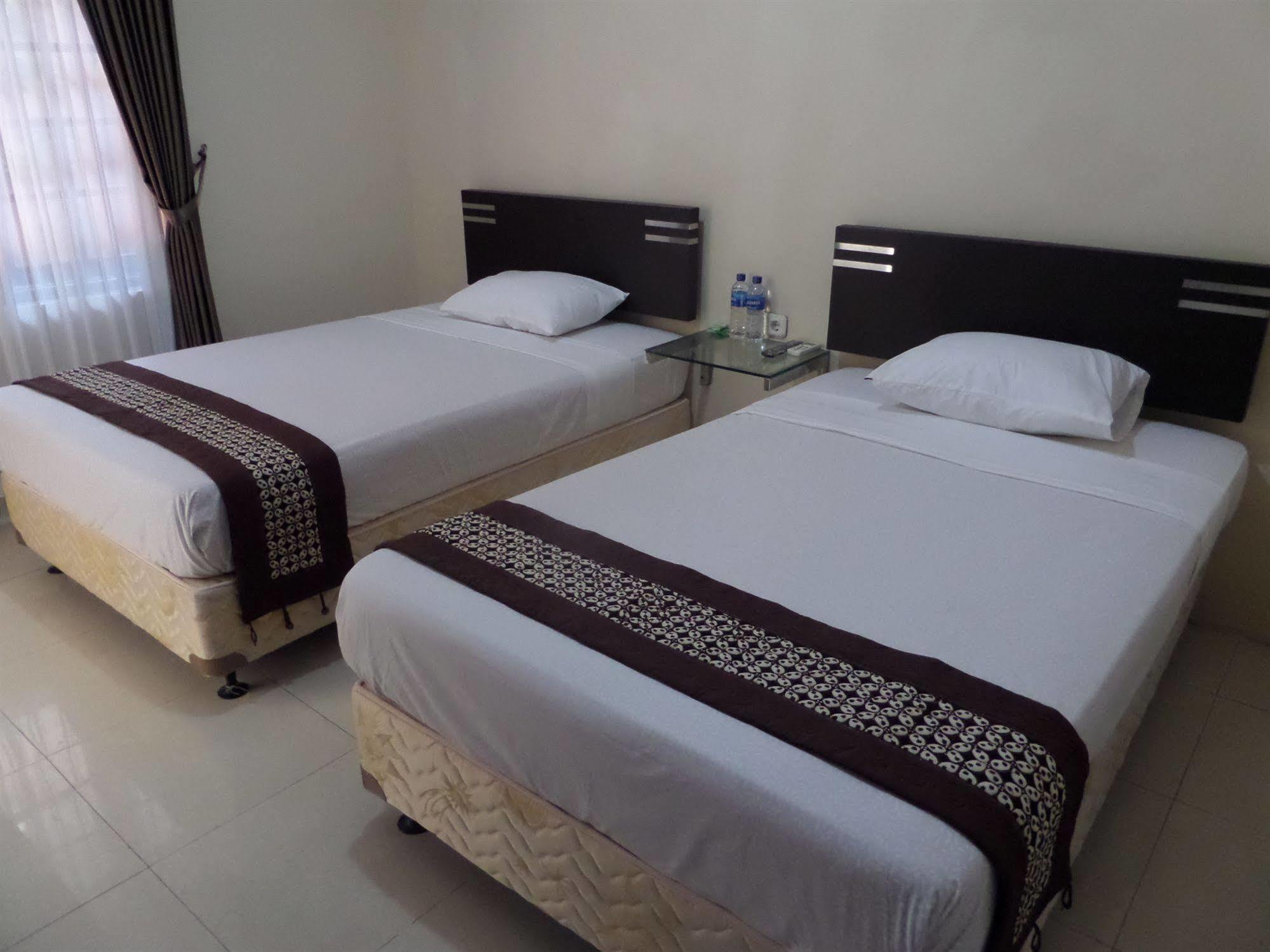 Hotel Oyo 201 Emdi House Timoho à Yogyakarta Extérieur photo