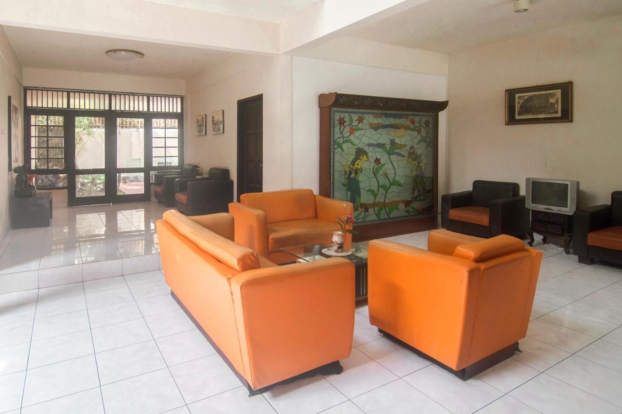 Hotel Oyo 201 Emdi House Timoho à Yogyakarta Extérieur photo