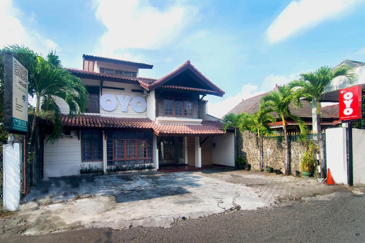 Hotel Oyo 201 Emdi House Timoho à Yogyakarta Extérieur photo